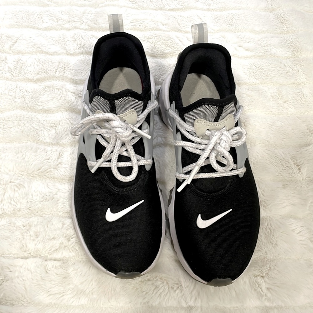 NIKE PRESTO REACT in BLACK GREY!!!